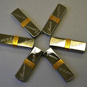 Гравировка на флешках - корпоративные сувениры