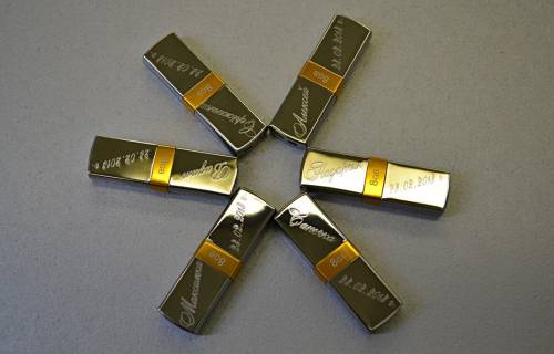 Гравировка на флешках - корпоративные сувениры