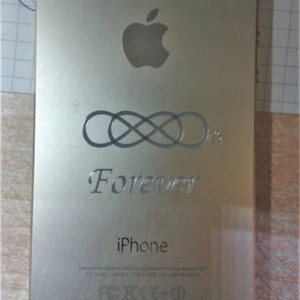 Гравировка на телефоне iphone