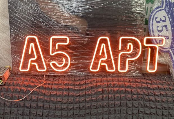 Неоновые вывески на заказ в Пскове
